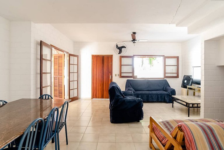 Bare Beach House - 189 sqm home 600m from the beach