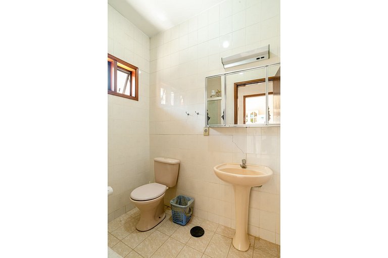 Bare Beach House - 189 sqm home 600m from the beach